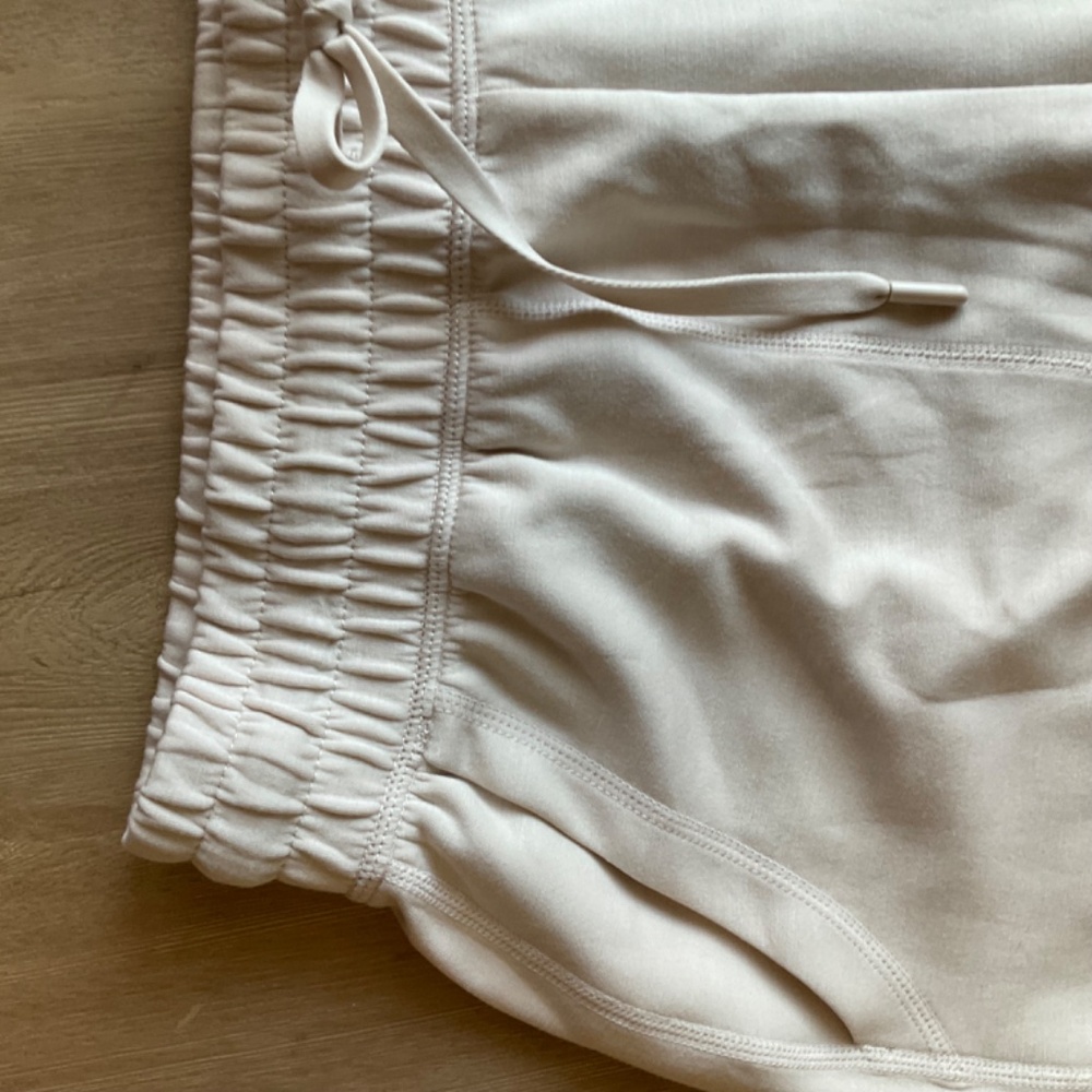 NWT Yogalicious softlite scuba serenity Jogger sweatpants drawstring off white S - Picture 12 of 12